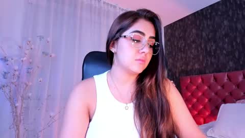 Danna online show from March 6, 5:43 pm