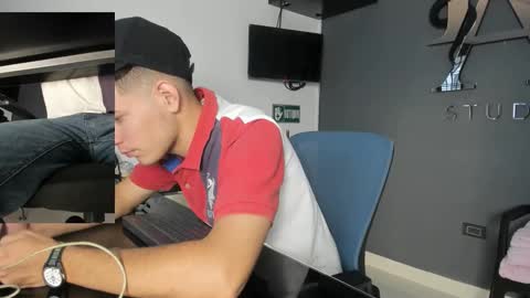 danny_and_lara online show from October 3, 6:49 pm