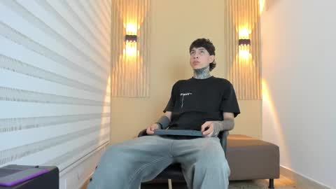 dante_armstrong online show from November 17, 3:45 am