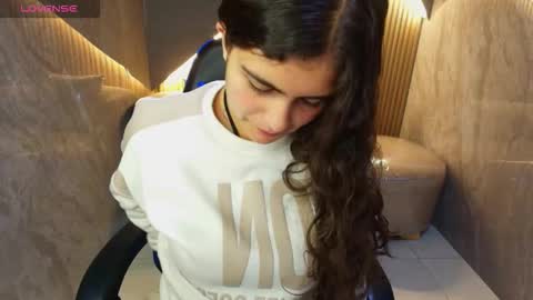 Snapshot of dany_r_ chatting on October 13, 1:33 pm Dany online show from October 13, 1:33 pm