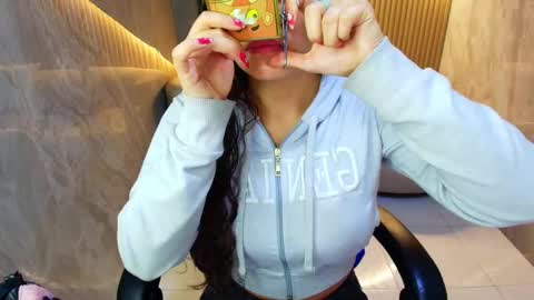 Snapshot of dany_r_ chatting on October 29, 1:13 pm Dany online show from October 29, 1:13 pm