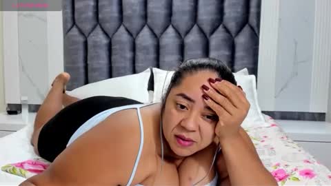 Snapshot of daphaineex chatting on November 9, 11:58 pm daphaineex online show from November 9, 11:58 pm