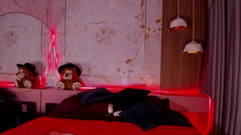 Daphne online show from February 8, 2:49 pm