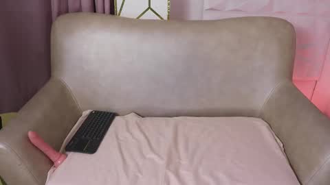 Daphne online show from February 12, 8:07 pm