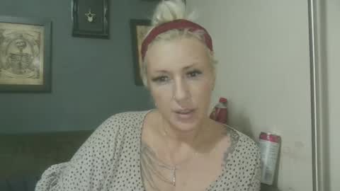 Snapshot of darcyduke chatting on January 10, 1:31 pm Darcy online show from January 10, 1:31 pm