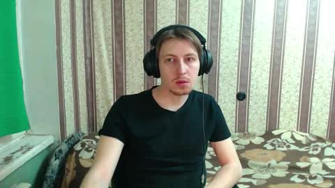 darienlarge online show from November 30, 4:16 am