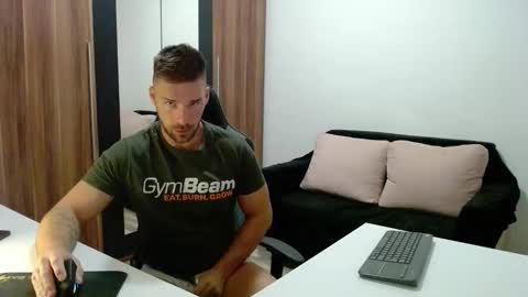 darius_94 online show from October 3, 4:20 am