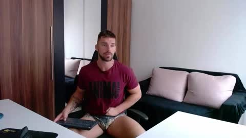 darius_94 online show from October 7, 8:11 am