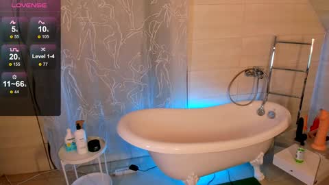 Snapshot of dark_lola_ chatting on December 10, 12:49 pm Lola online show from December 10, 12:49 pm