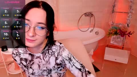 Snapshot of dark_lola_ chatting on December 20, 1:11 pm Lola online show from December 20, 1:11 pm