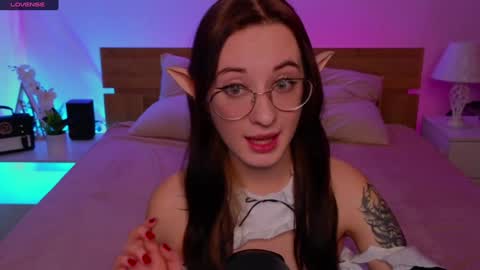 Snapshot of dark_lola_ chatting on February 8, 9:56 am Lola online show from February 8, 9:56 am