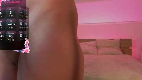 Snapshot of dark_lola_ chatting on February 13, 5:33 pm Lola online show from February 13, 5:33 pm