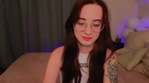 Snapshot of dark_lola_ chatting on February 21, 9:34 am Lola online show from February 21, 9:34 am