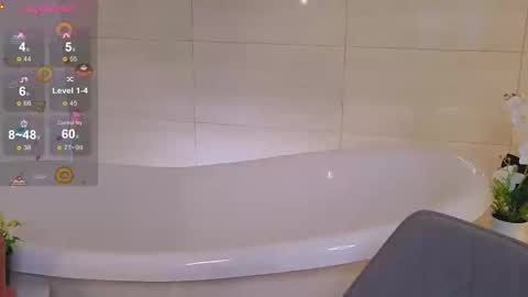 Snapshot of dark_lola_ chatting on September 10, 9:31 am Lola online show from September 10, 9:31 am