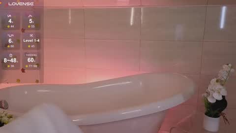 Snapshot of dark_lola_ chatting on October 7, 1:58 am Lola online show from October 7, 1:58 am