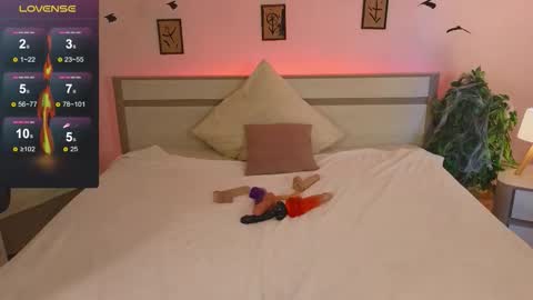 Snapshot of dark_lola_ chatting on October 18, 2:25 am Lola online show from October 18, 2:25 am