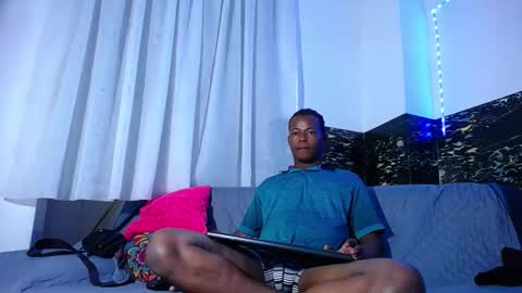 Chris  online show from November 3, 6:31 pm