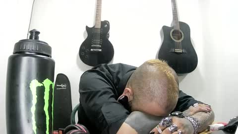 darkclothes online show from December 23, 2:45 am