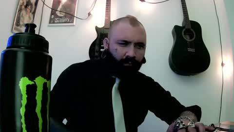 darkclothes online show from December 23, 7:28 am