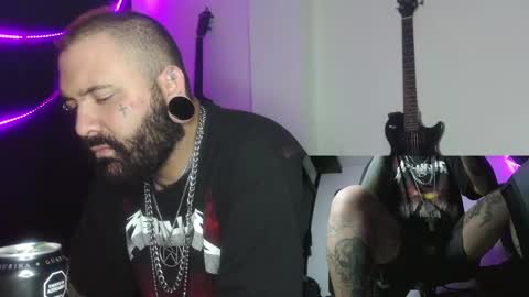 darkclothes online show from December 29, 7:28 am