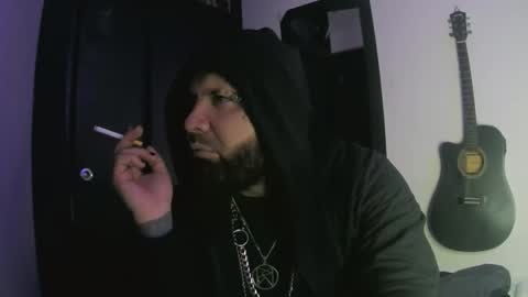 darkclothes online show from January 5, 7:28 am