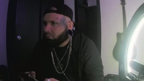 darkclothes online show from January 5, 10:32 am