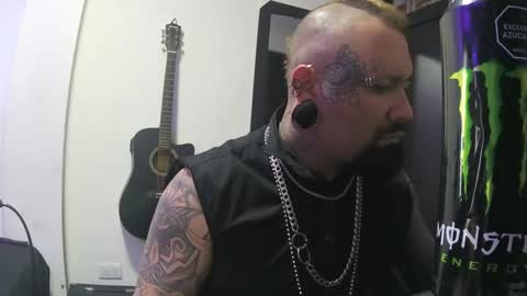 darkclothes online show from January 15, 3:00 am