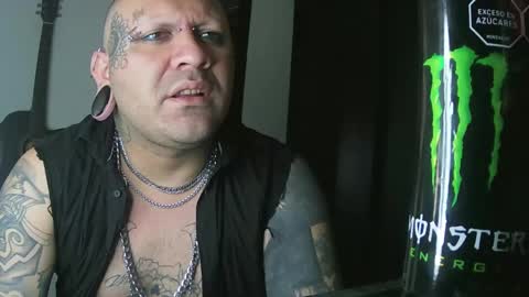 darkclothes online show from January 20, 6:32 pm