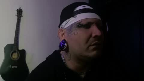 darkclothes online show from January 25, 4:13 am