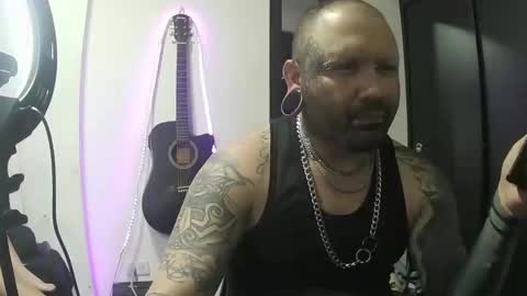 darkclothes online show from February 8, 1:00 am