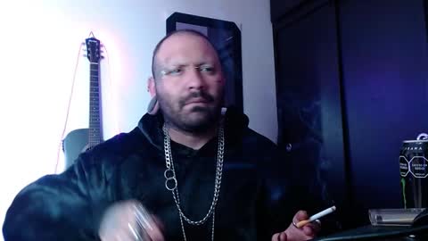 darkclothes online show from February 13, 8:59 am