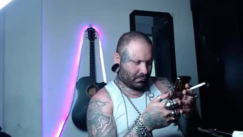 darkclothes online show from February 15, 2:37 am