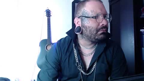 darkclothes online show from February 17, 7:42 pm