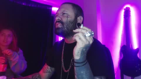 darkclothes online show from February 26, 4:03 am