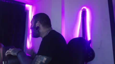 darkclothes online show from February 26, 8:04 am