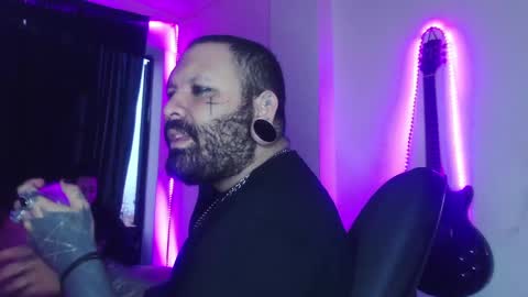 darkclothes online show from February 26, 11:09 am