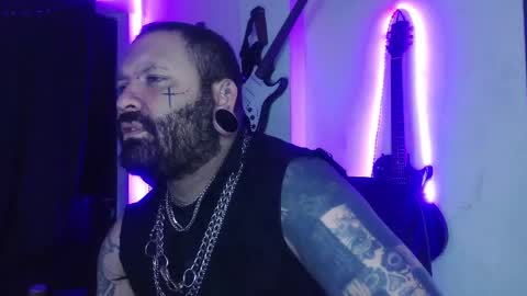 darkclothes online show from March 3, 2:04 am