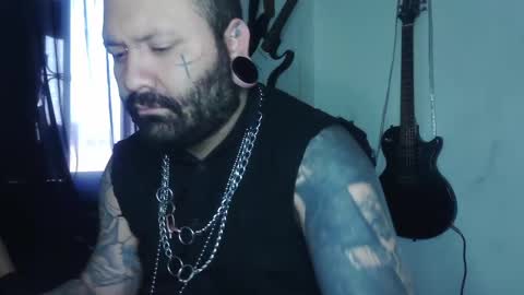 darkclothes online show from March 3, 12:58 pm