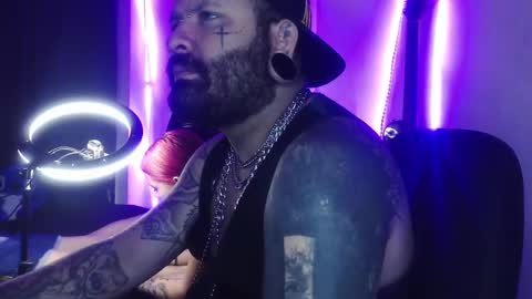 darkclothes online show from March 4, 5:11 am