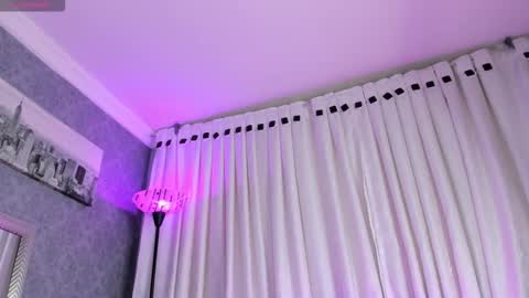 Snapshot of darki_shine_ chatting on November 17, 5:24 am cleitlin vinson online show from November 17, 5:24 am