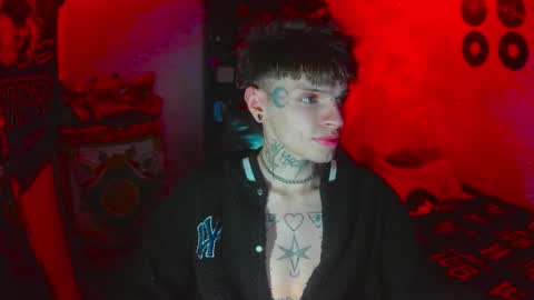 Snapshot of darkness_prince_x chatting on September 9, 2:44 am online show from September 9, 2:44 am