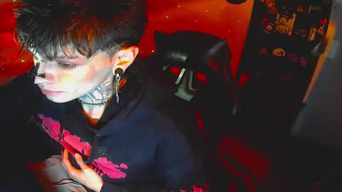 Snapshot of darkness_prince_x chatting on October 22, 7:08 am online show from October 22, 7:08 am