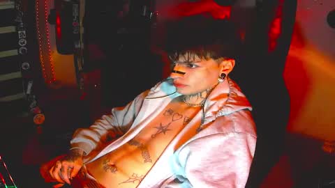 Snapshot of darkness_prince_x chatting on November 12, 6:14 am online show from November 12, 6:14 am