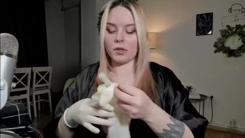 Miss Tailor  online show from February 14, 11:09 pm