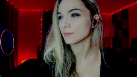 Snapshot of darkskullmistress chatting on November 6, 4:02 am roseredgoddess online show from November 6, 4:02 am