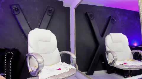 Snapshot of darlingbdsm_ chatting on February 26, 6:32 pm Darling online show from February 26, 6:32 pm