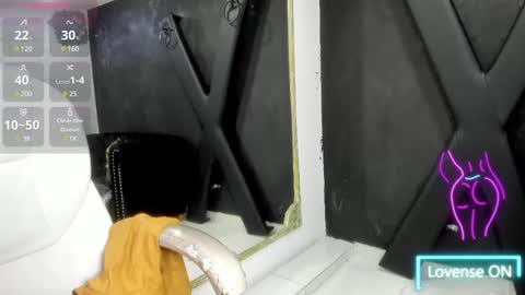 Snapshot of darlingbdsm_ chatting on March 8, 1:36 pm Darling online show from March 8, 1:36 pm