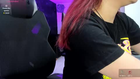 Snapshot of darlingbdsm_ chatting on October 1, 12:44 pm Darling online show from October 1, 12:44 pm