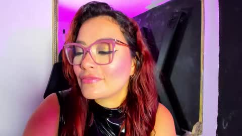 Snapshot of darlingbdsm_ chatting on October 22, 2:17 pm Darling online show from October 22, 2:17 pm