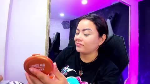 Snapshot of darlingbdsm_ chatting on November 21, 1:43 pm Darling online show from November 21, 1:43 pm